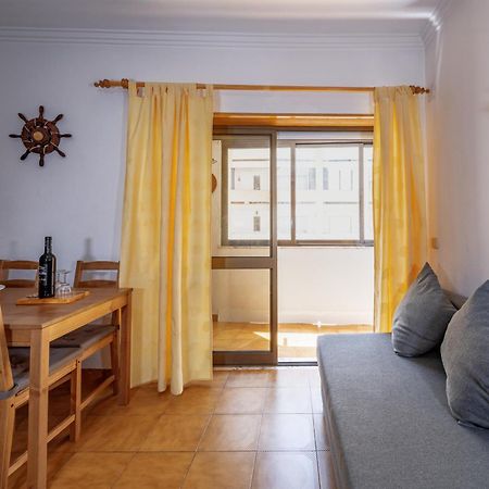 Cozy Apartment Near The Beach In Costa De Caparica Bagian luar foto