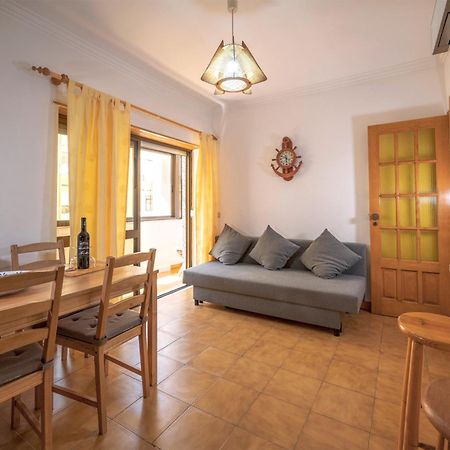 Cozy Apartment Near The Beach In Costa De Caparica Bagian luar foto