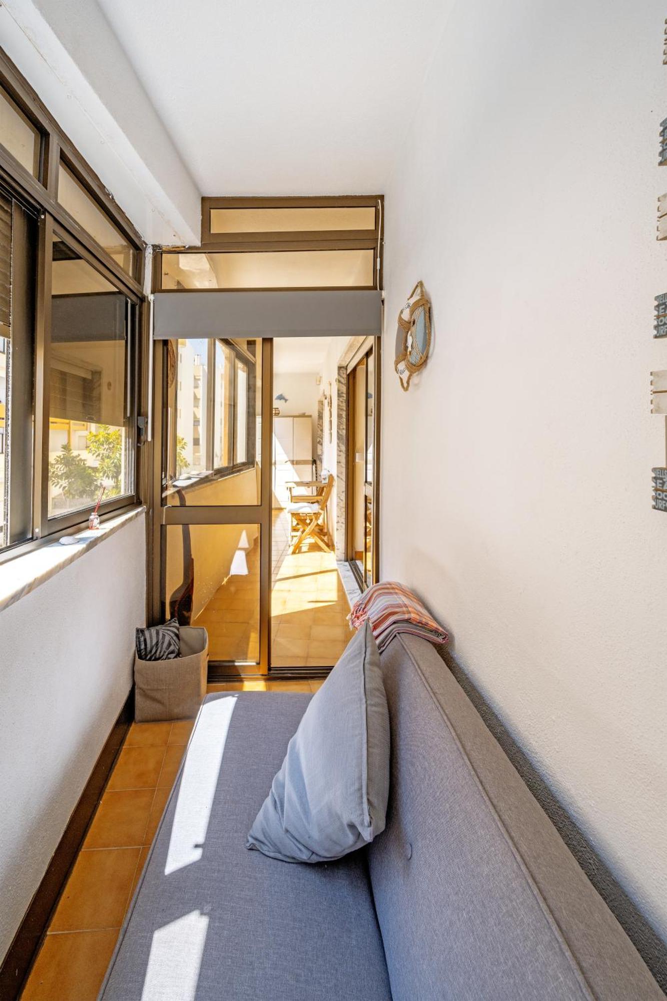 Cozy Apartment Near The Beach In Costa De Caparica Bagian luar foto