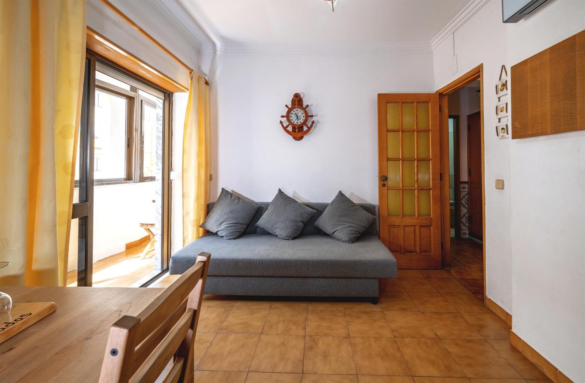 Cozy Apartment Near The Beach In Costa De Caparica Bagian luar foto