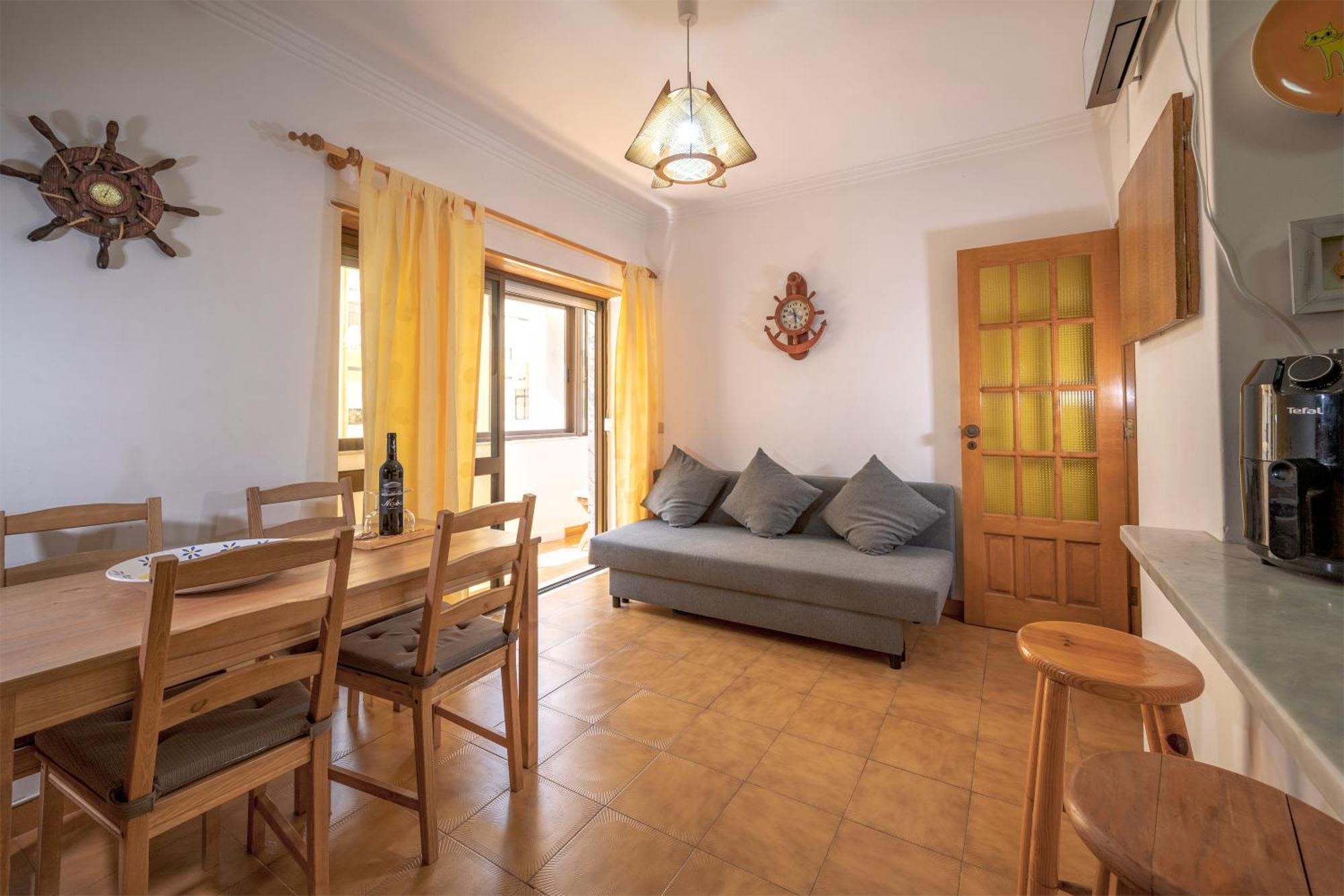 Cozy Apartment Near The Beach In Costa De Caparica Bagian luar foto